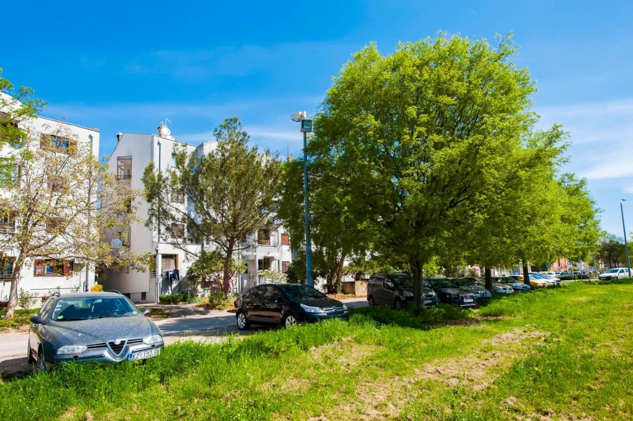 로비니 Apartman Bellana 아파트 외부 사진